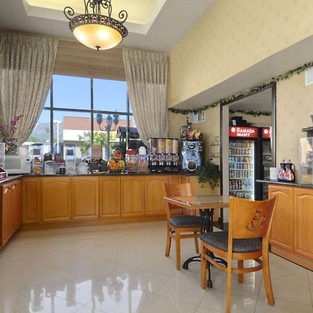Hotel Ramada By Wyndham Pasadena Zewnętrze zdjęcie