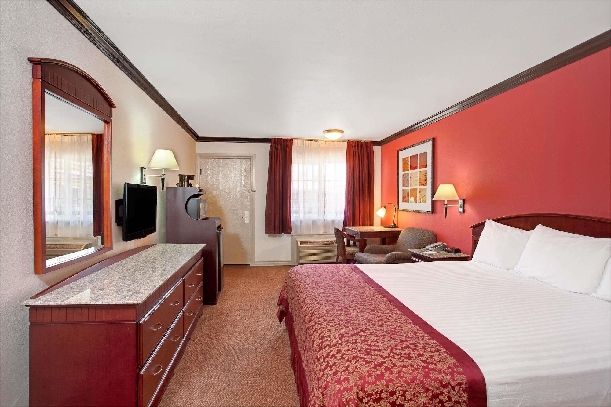 Hotel Ramada By Wyndham Pasadena Zewnętrze zdjęcie