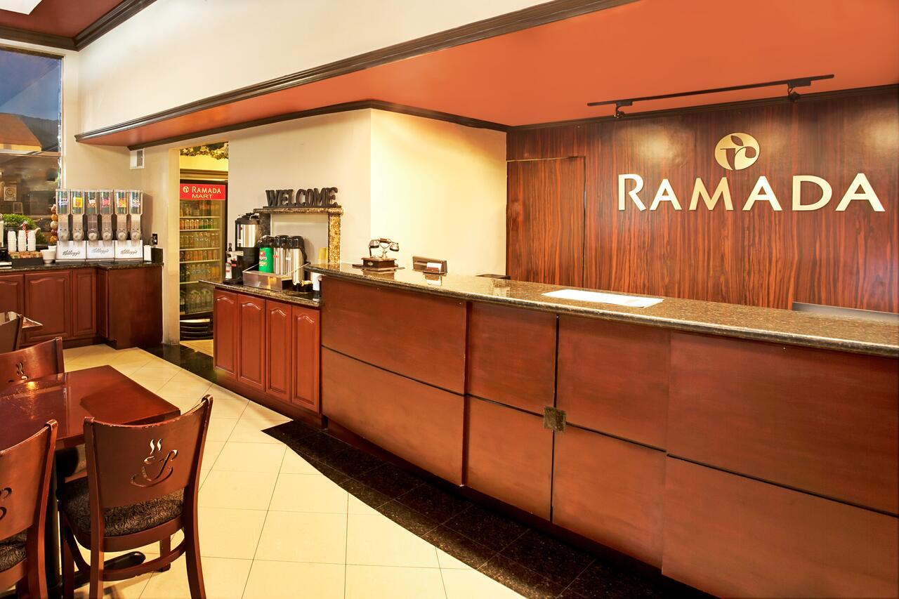 Hotel Ramada By Wyndham Pasadena Zewnętrze zdjęcie